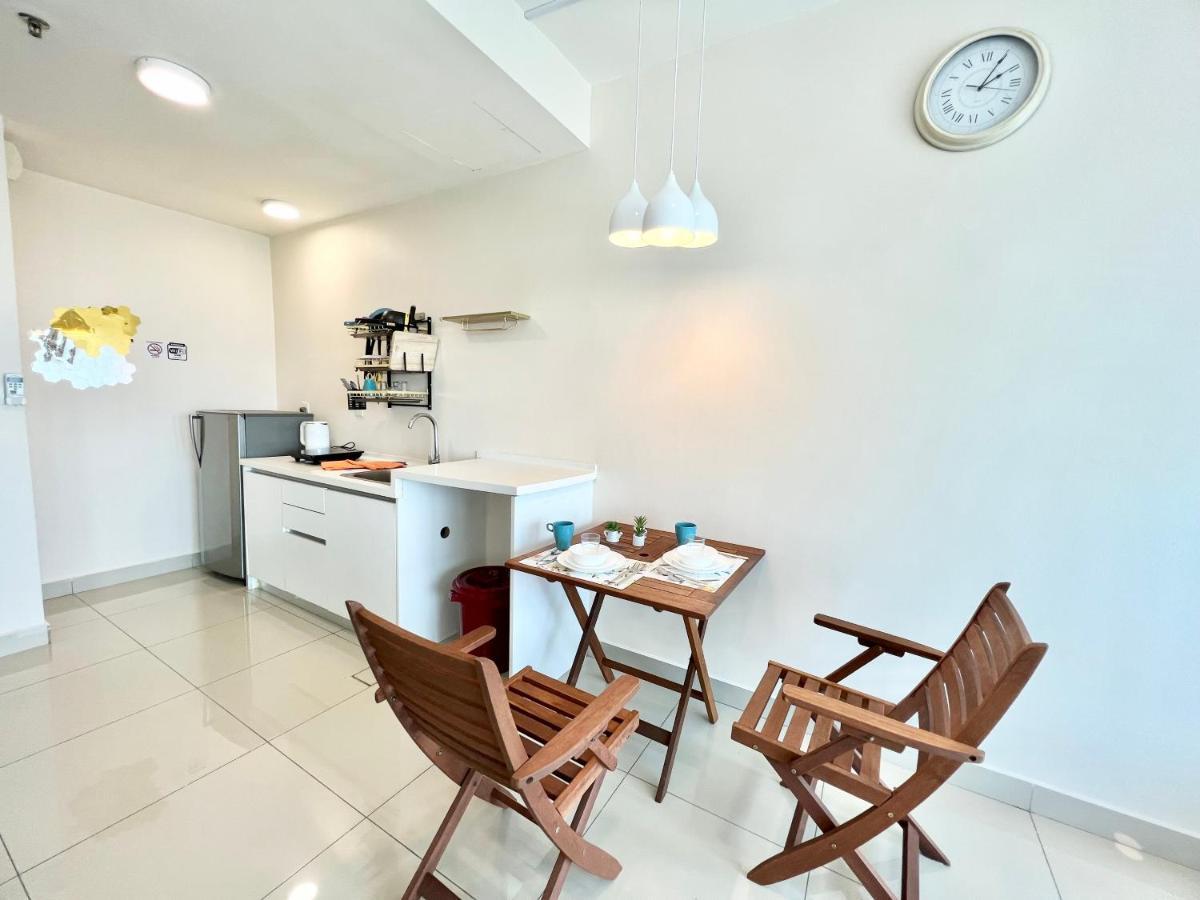 A 1-4 Pax Cozy Studio Tv Box Pool 100Mps Wifi 3 Bed Trefoil Setia Alam Εξωτερικό φωτογραφία